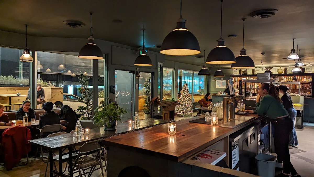 Vibe, COMEDOR By La Taqueria Pinche Taco Shop