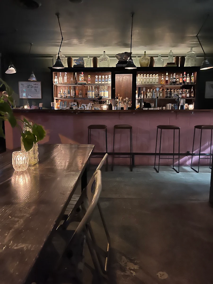 Vibe, COMEDOR By La Taqueria Pinche Taco Shop