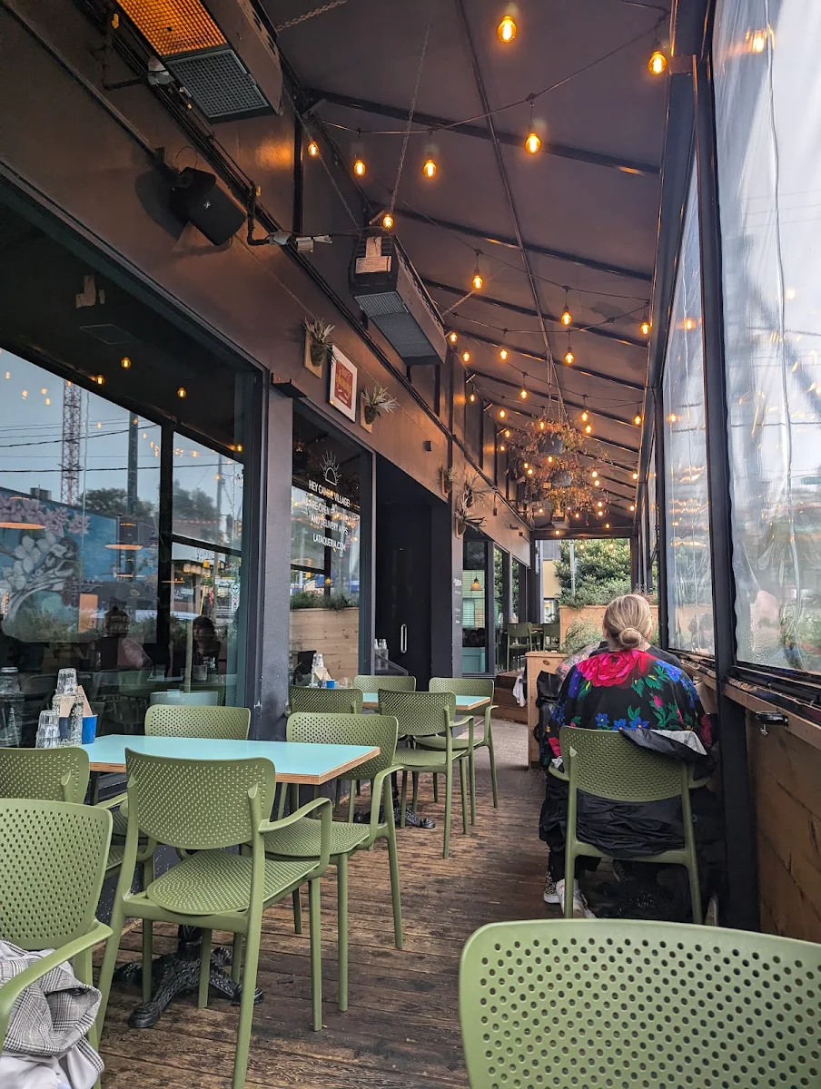 Vibe, COMEDOR By La Taqueria Pinche Taco Shop