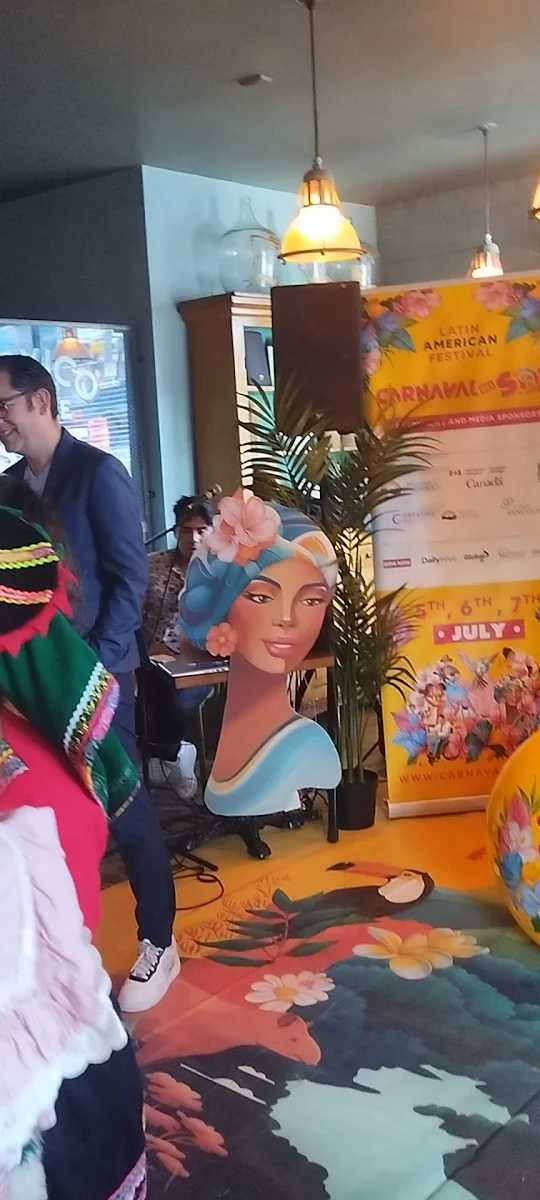 Vibe, COMEDOR By La Taqueria Pinche Taco Shop