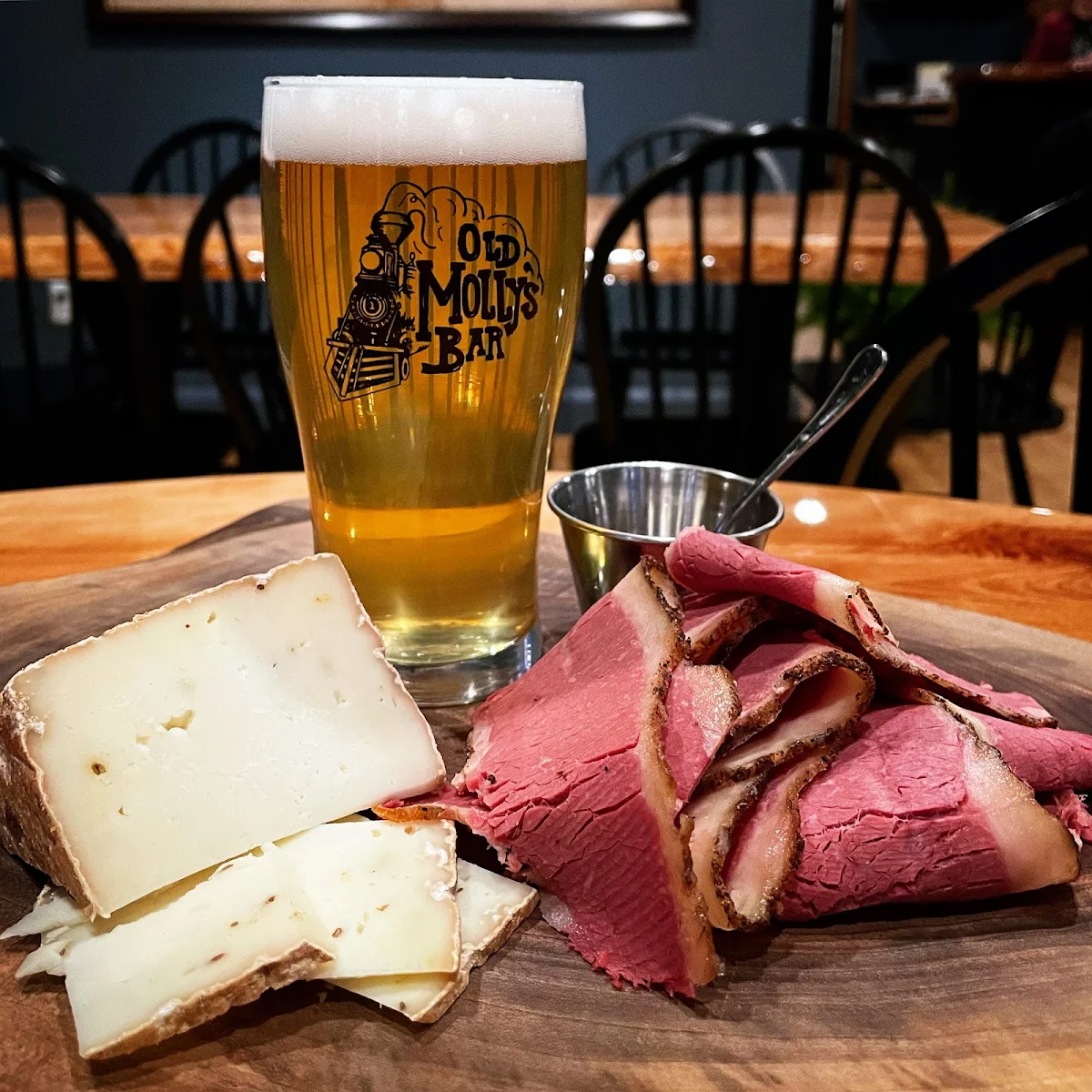 Food & drink, Old Molly's Bar