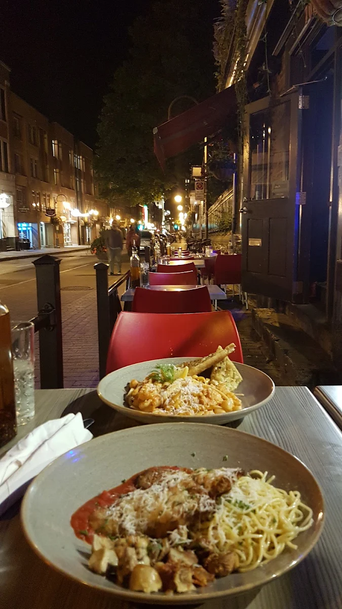 Food & drink, La Piazzetta Saint-Jean