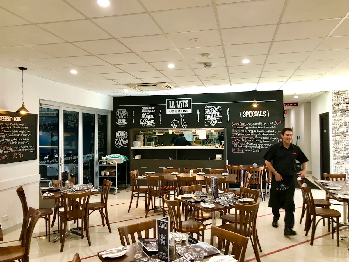 Vibe, La Vita Ristorante Cafe