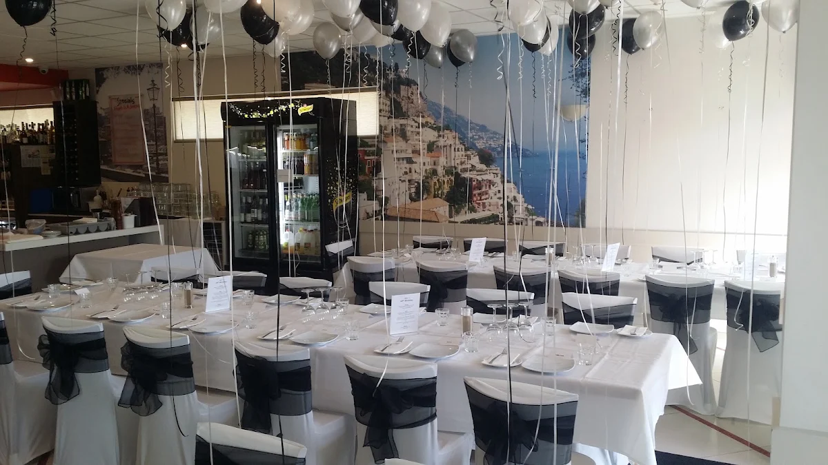 Vibe, La Vita Ristorante Cafe