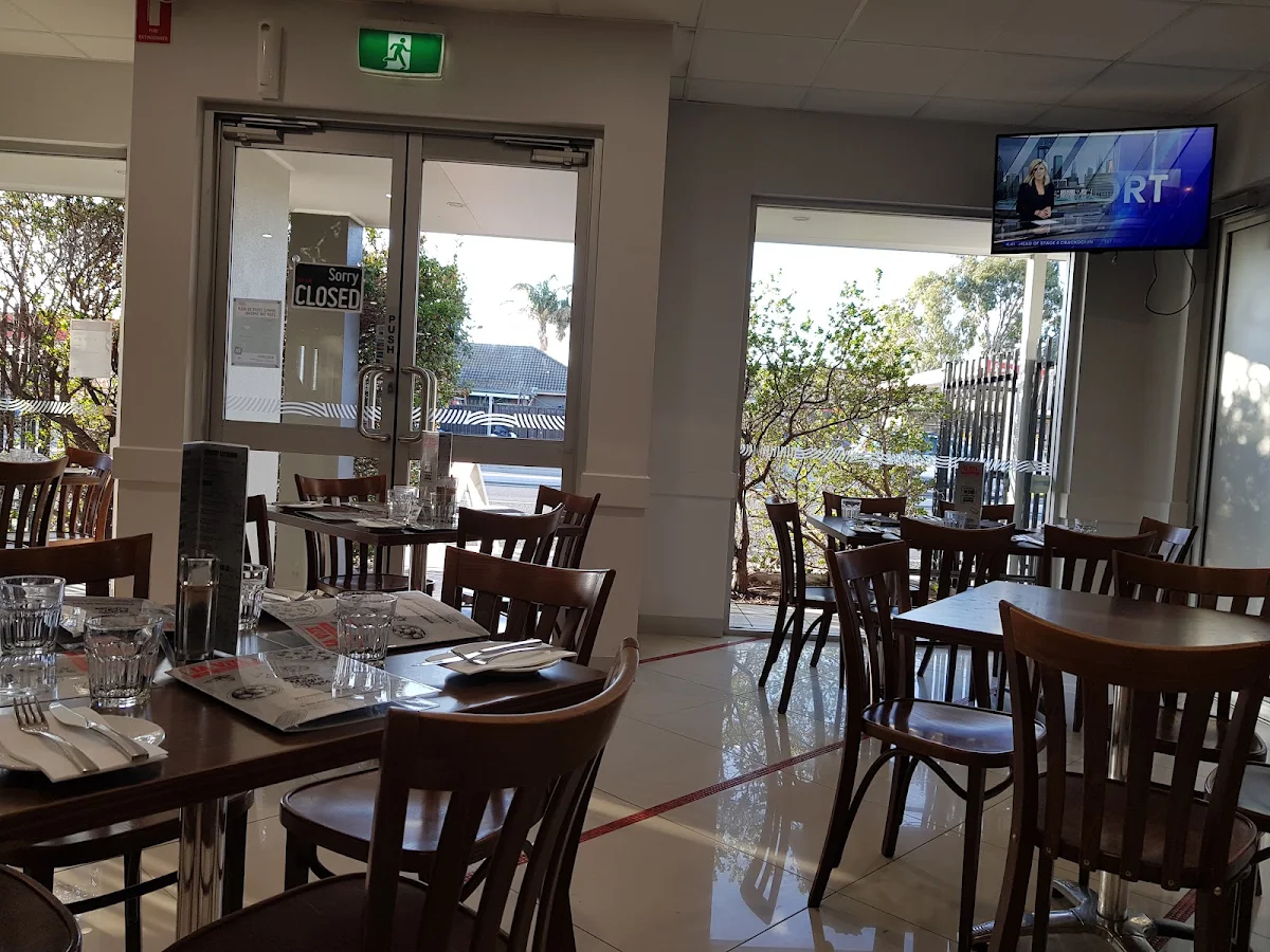 Vibe, La Vita Ristorante Cafe