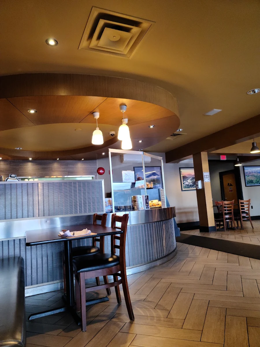 Vibe, Kumare Restaurant and Bakery