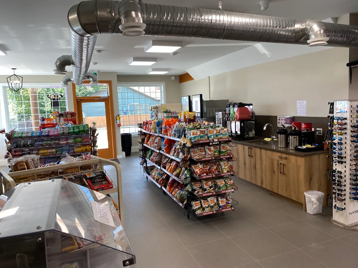Vibe, Manny's Corner - Pizza & Convenience Store