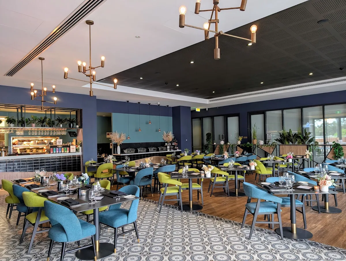 Vibe, Whitney’s Restaurant & Bar