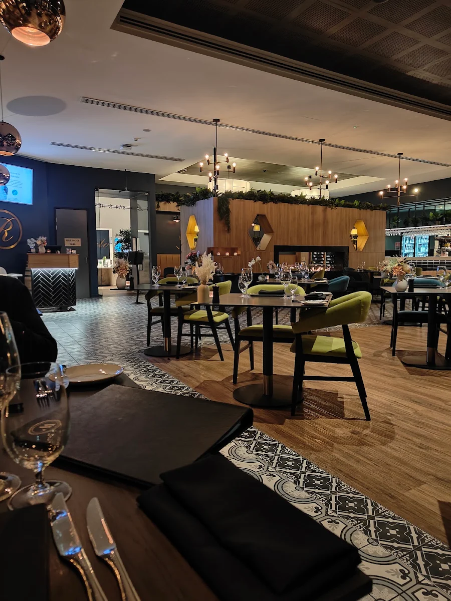Vibe, Whitney’s Restaurant & Bar