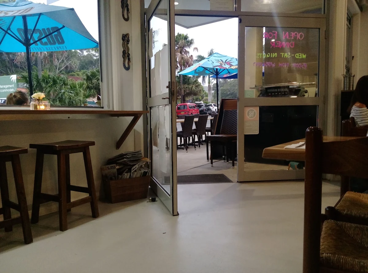 Vibe, Kembali Cafe