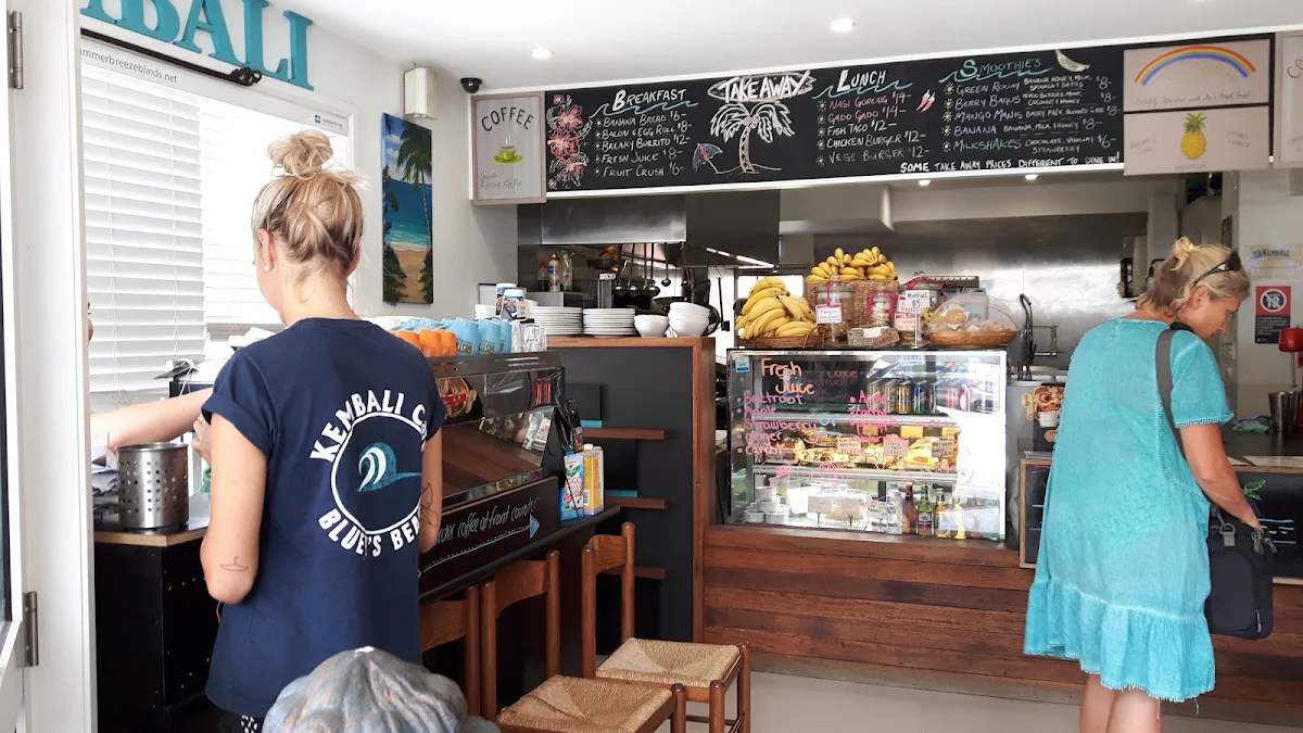 Vibe, Kembali Cafe