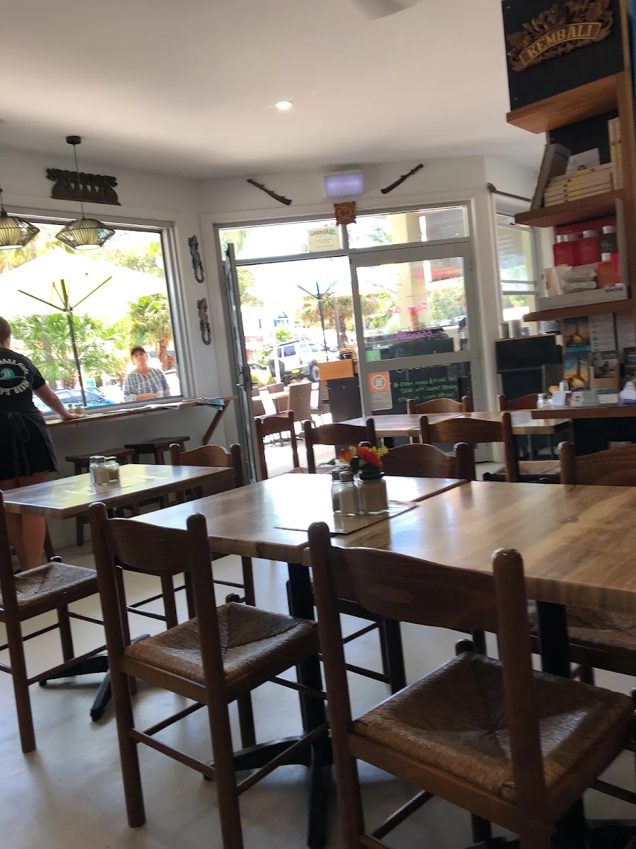 Vibe, Kembali Cafe