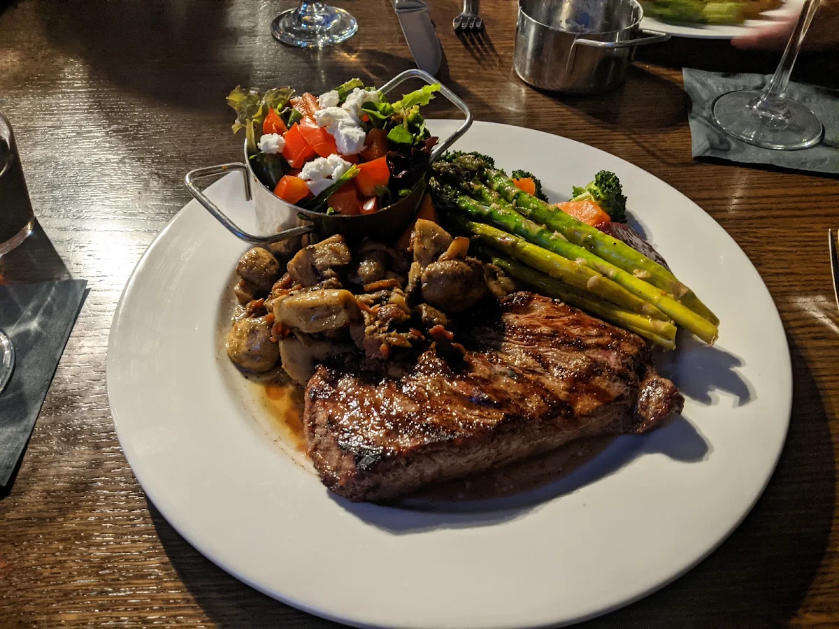 Food & drink, Cut Casual Steak & Tap