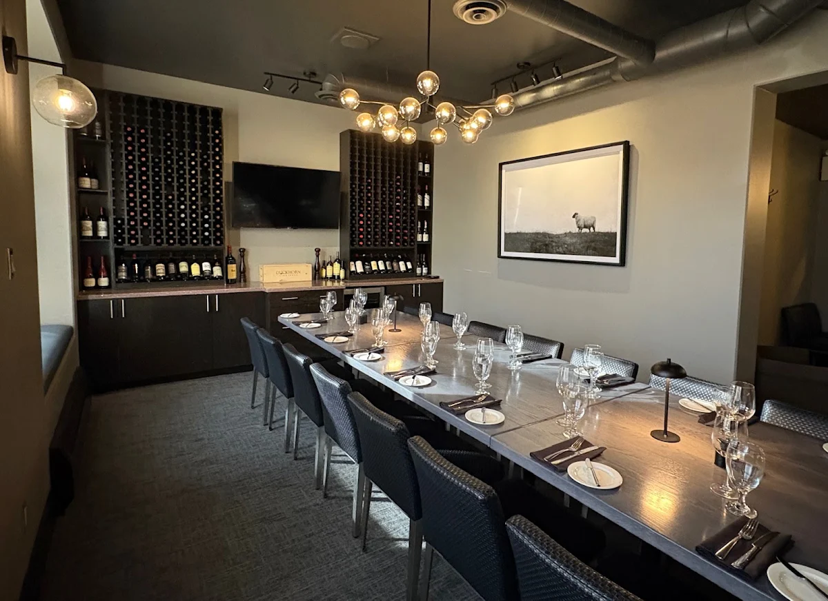 Vibe, Cut Casual Steak & Tap