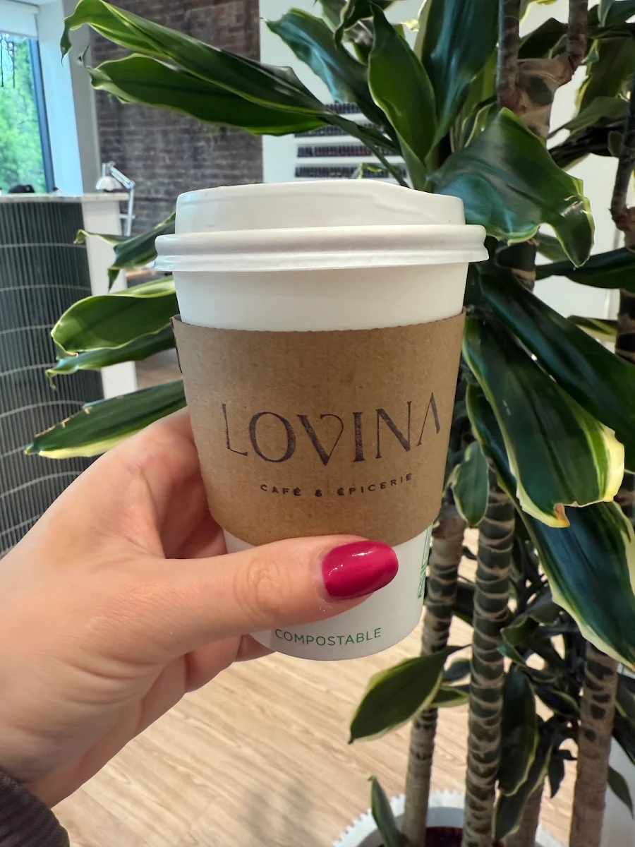 Food & drink, Lovina Café & Épicerie