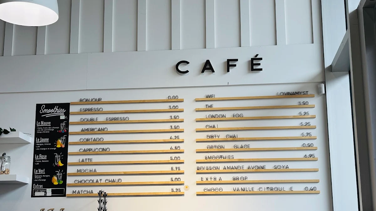 Menu, Lovina Café & Épicerie