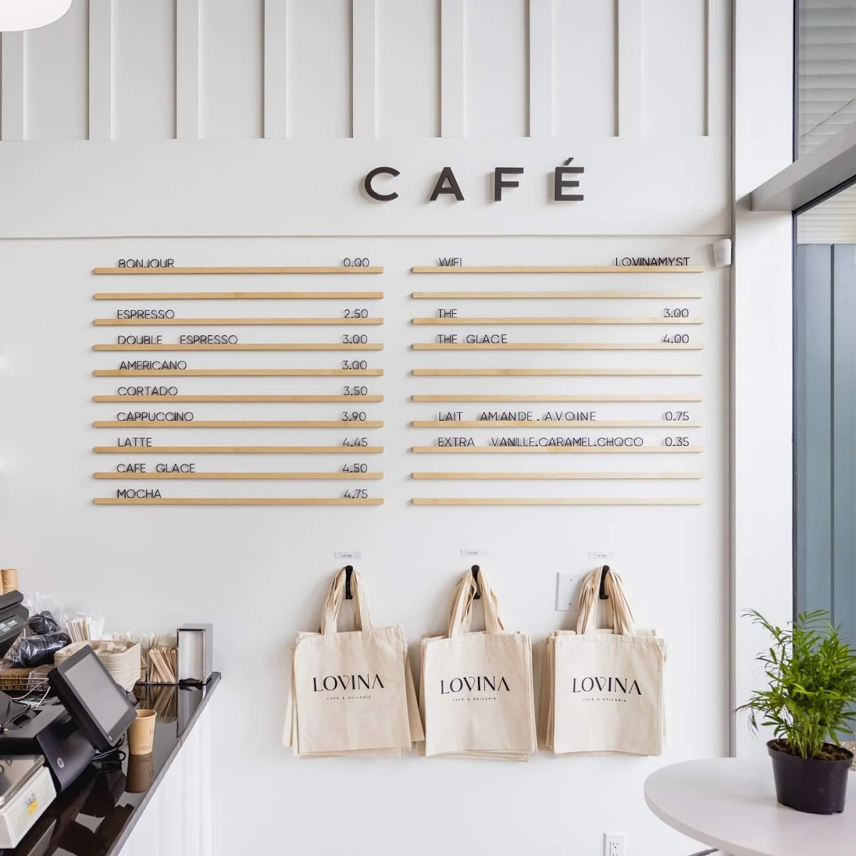 Menu, Lovina Café & Épicerie