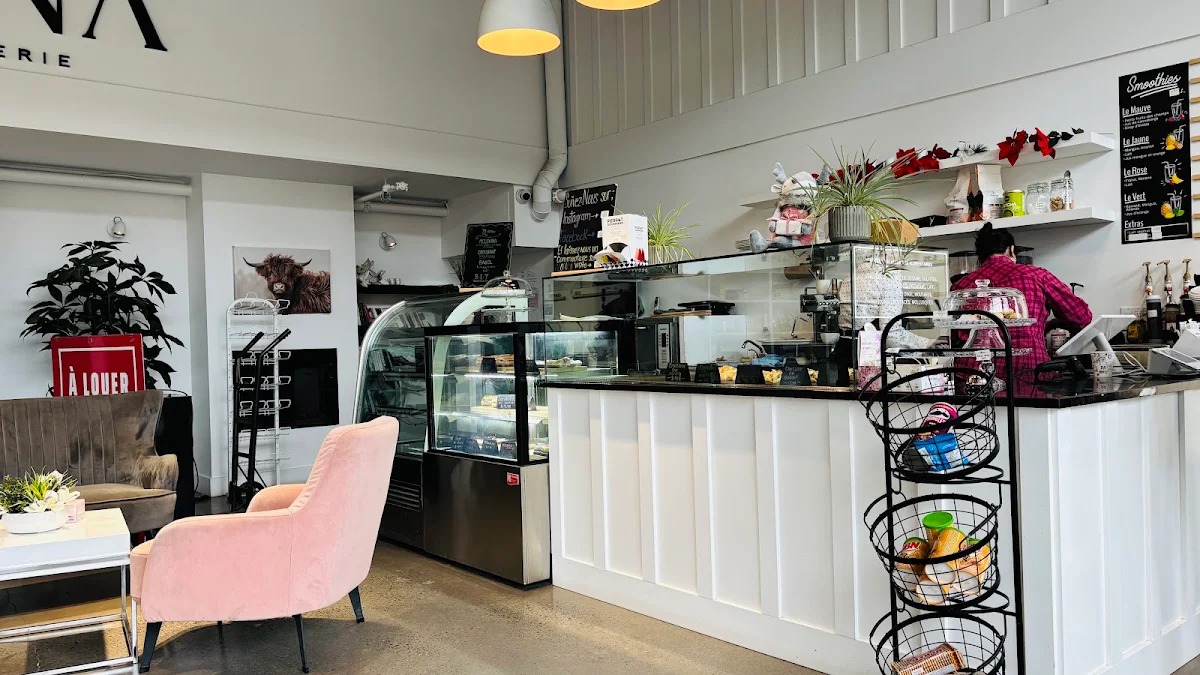 Vibe, Lovina Café & Épicerie