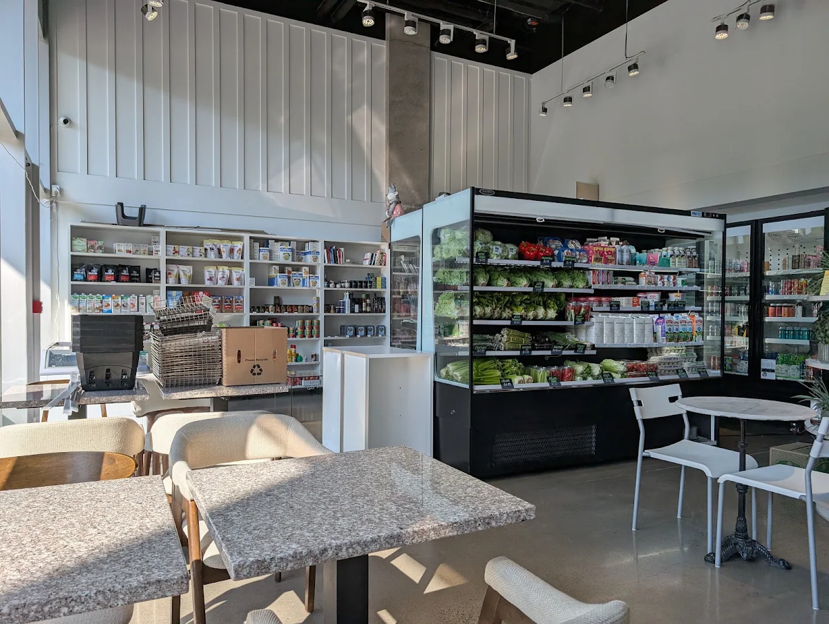 Vibe, Lovina Café & Épicerie