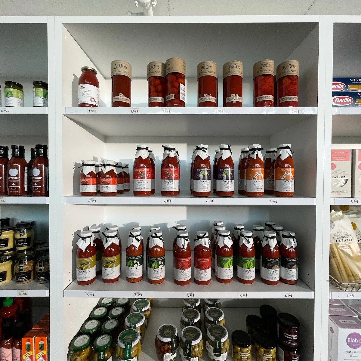 Vibe, Lovina Café & Épicerie