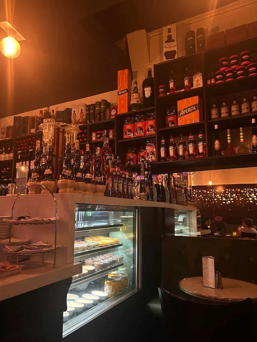 Vibe, Copperwood Restaurant