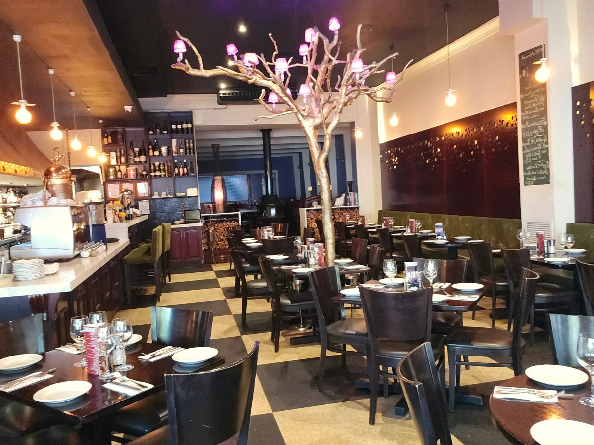 Vibe, Copperwood Restaurant