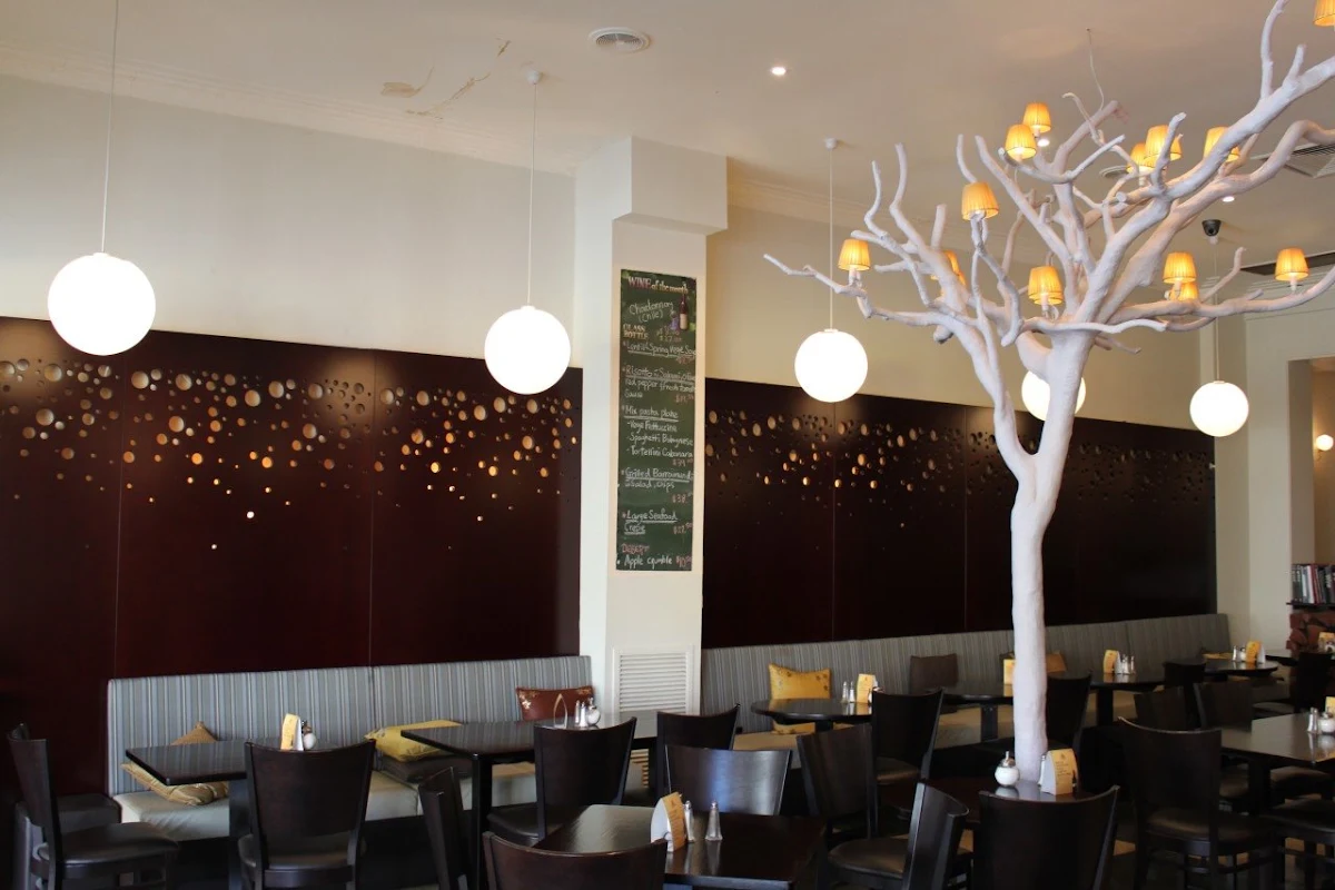 Vibe, Copperwood Restaurant