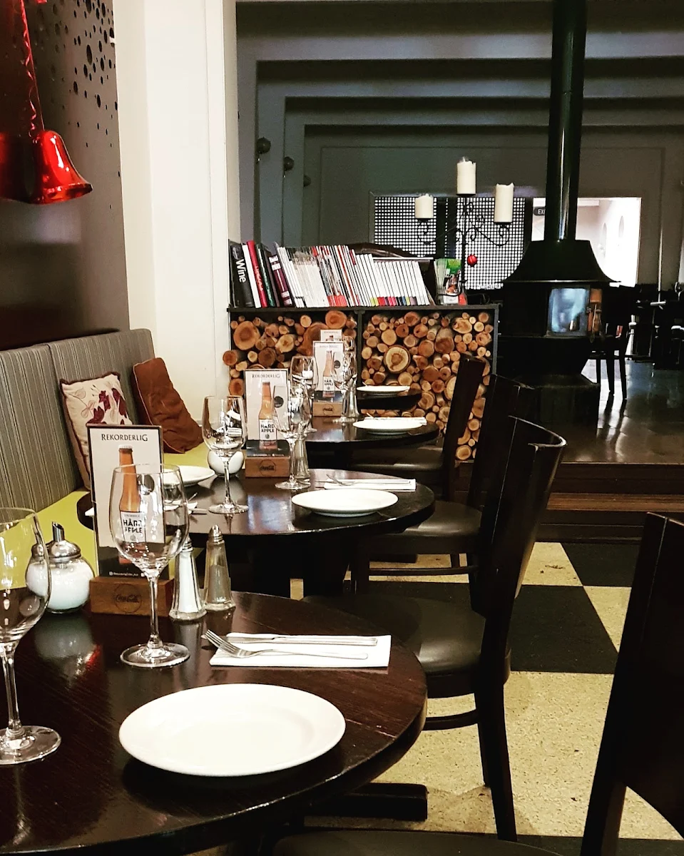 Vibe, Copperwood Restaurant