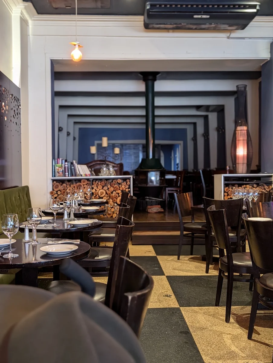 Vibe, Copperwood Restaurant
