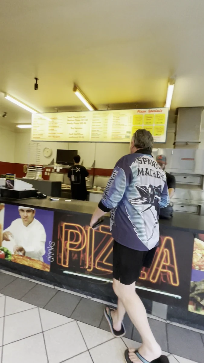 Vibe, Kenwick Dial-A-Pizza