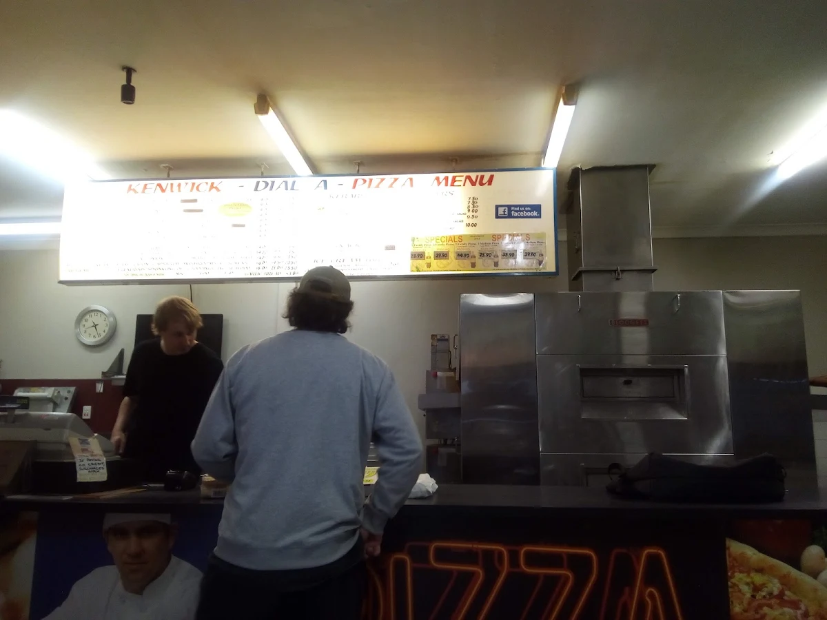 Vibe, Kenwick Dial-A-Pizza