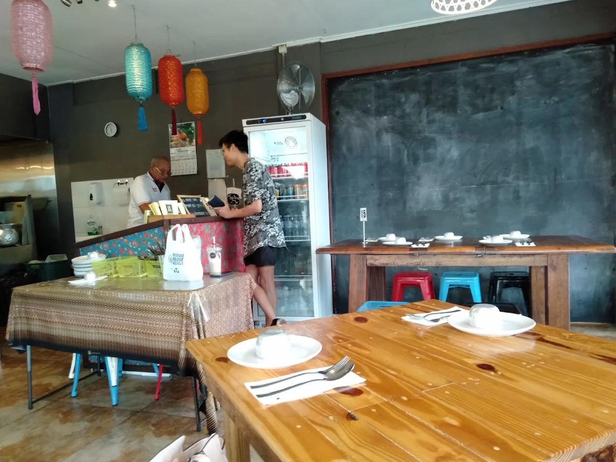 Vibe, Samgasat Thai Cuisine