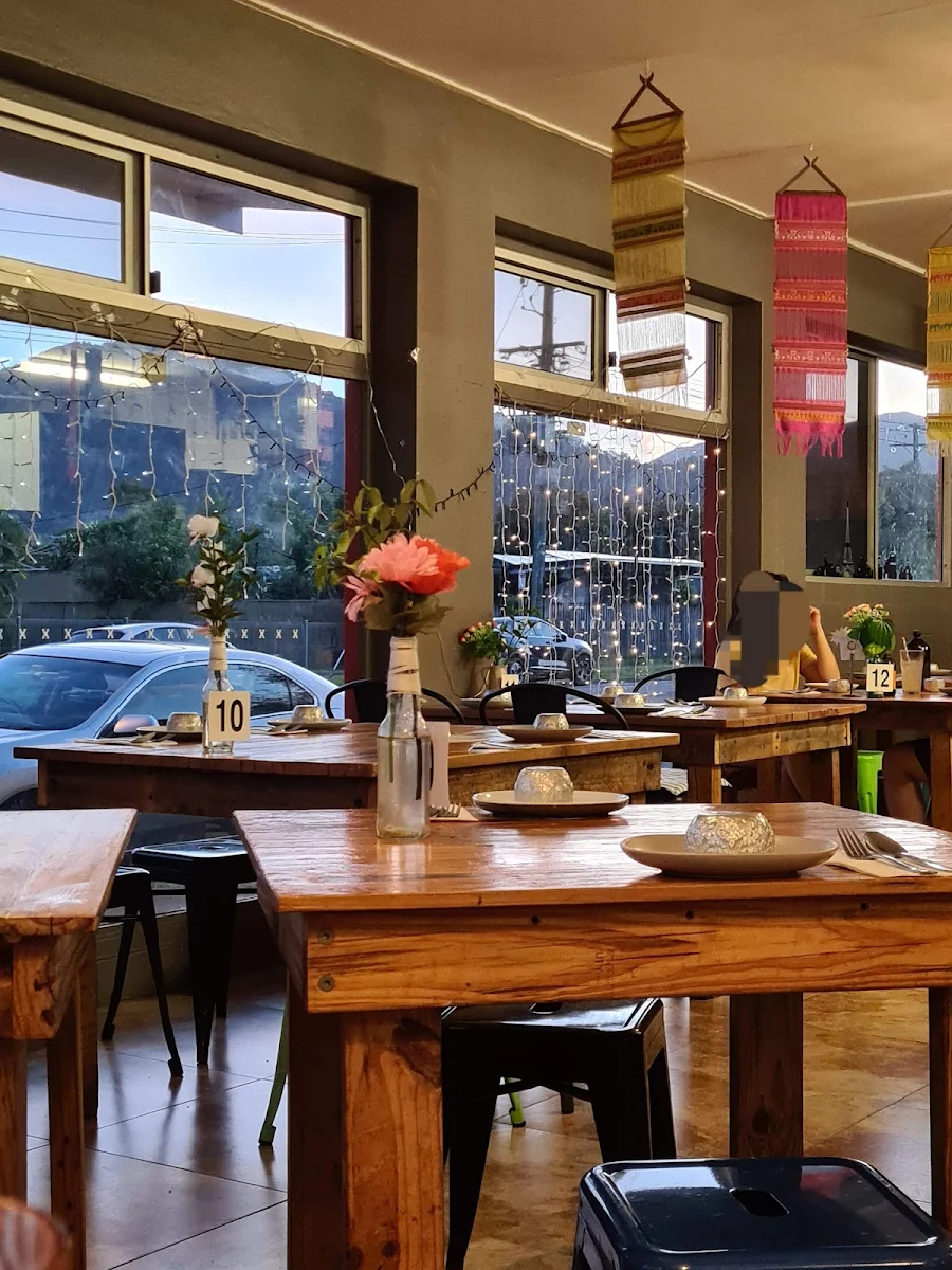 Vibe, Samgasat Thai Cuisine