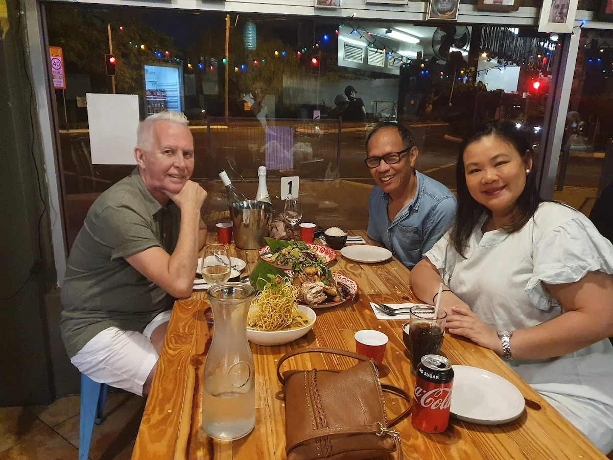 Vibe, Samgasat Thai Cuisine