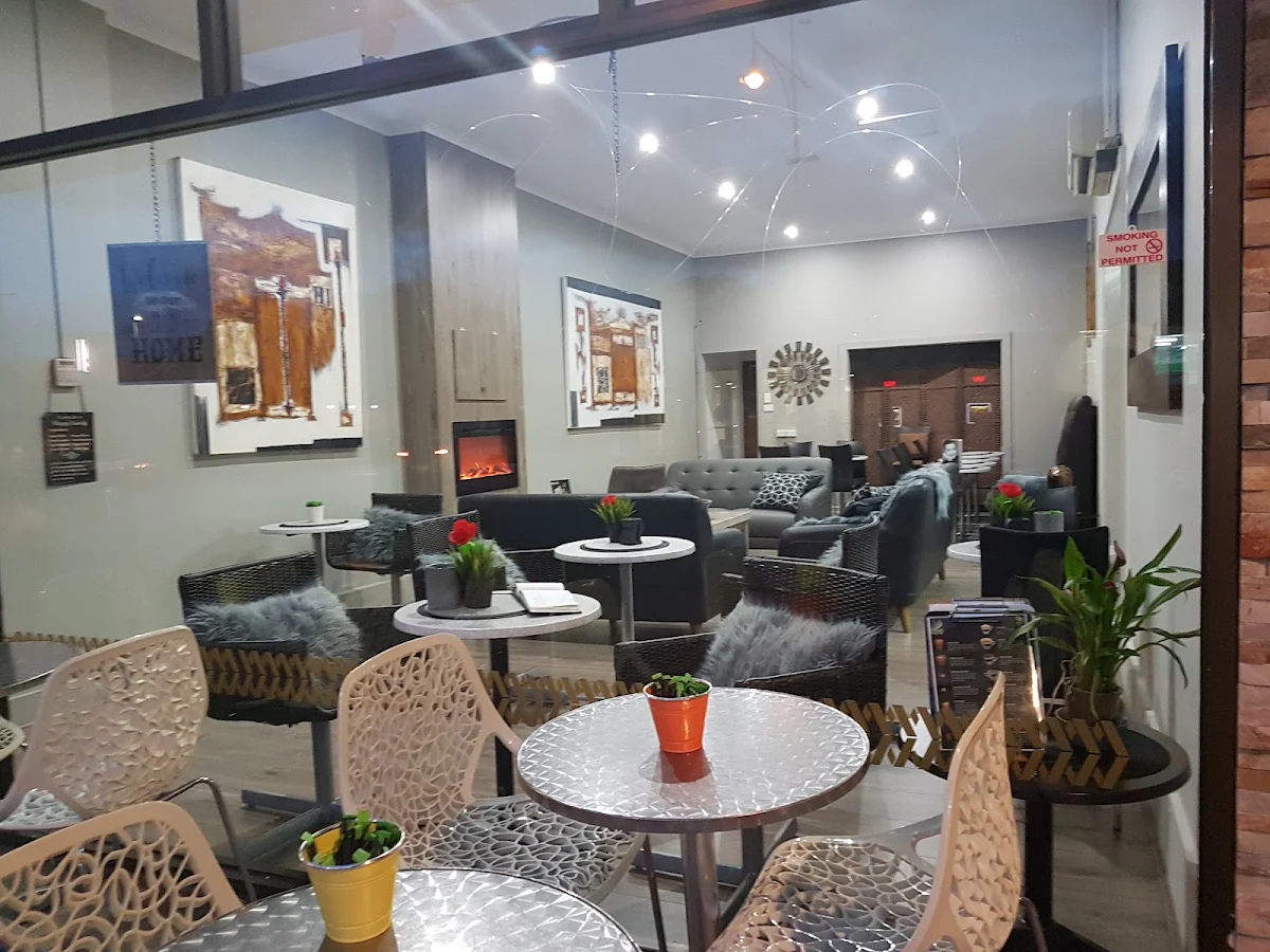 Vibe, Sandwich King Cafe