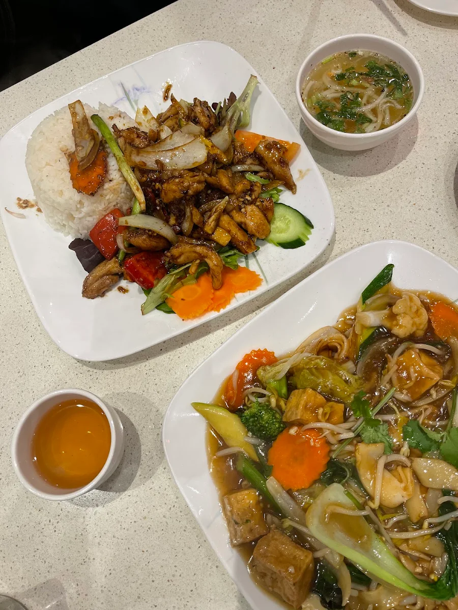 Food & drink, Hoang Yen