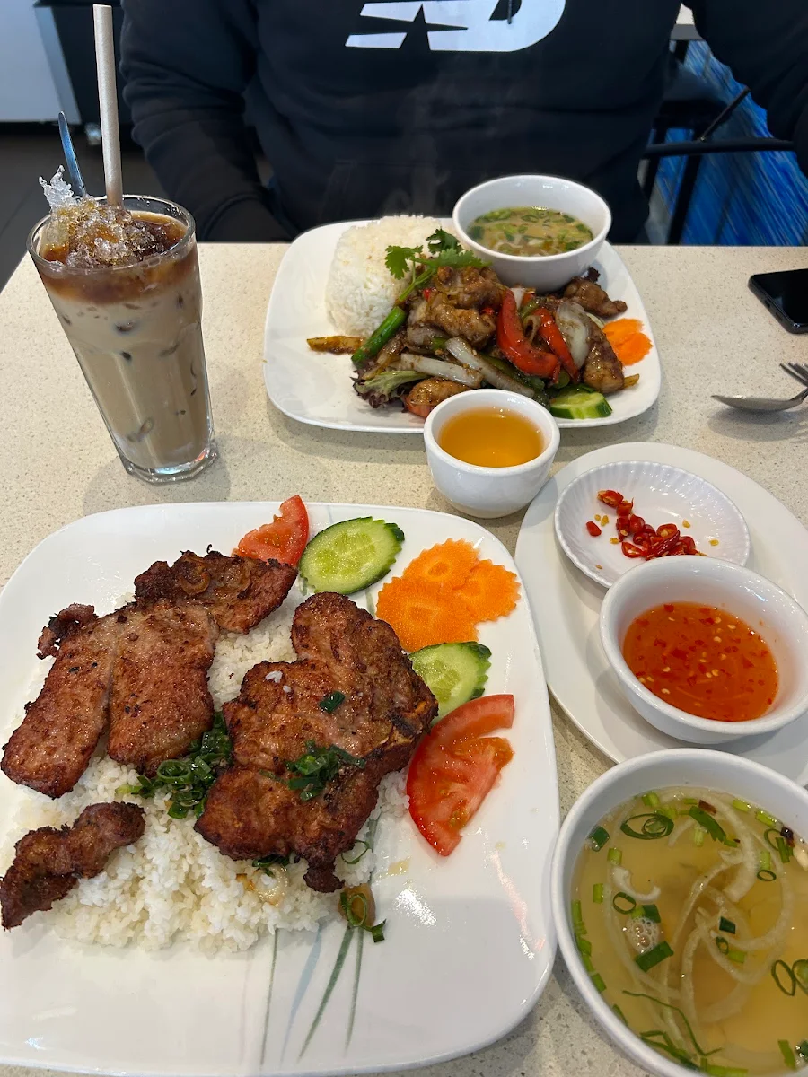 Food & drink, Hoang Yen
