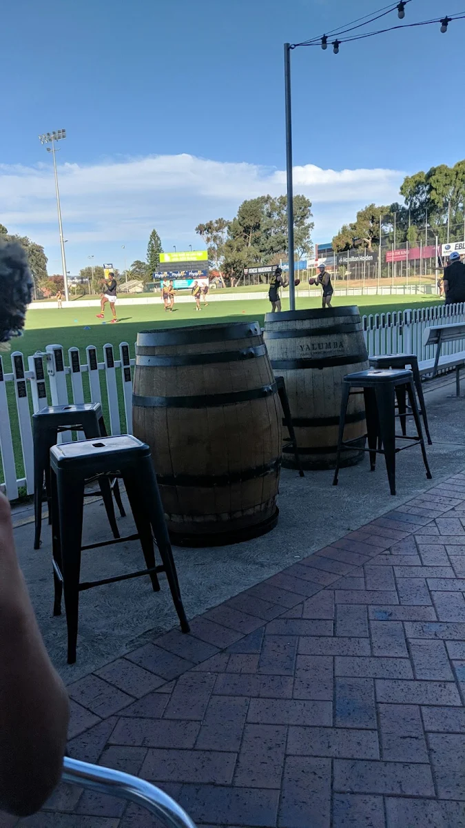 Vibe, The Glenelg Club