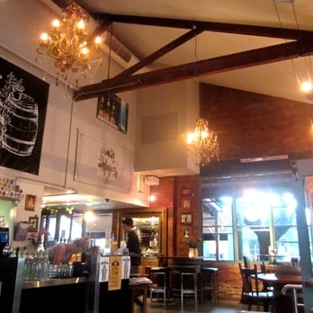 Vibe, Common Vice Wine Bar
