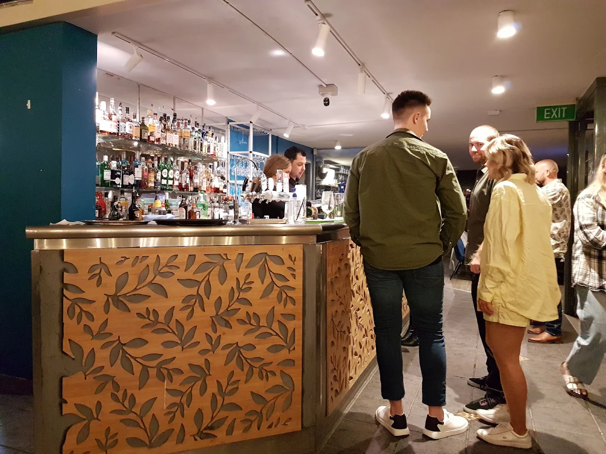 Vibe, Common Vice Wine Bar