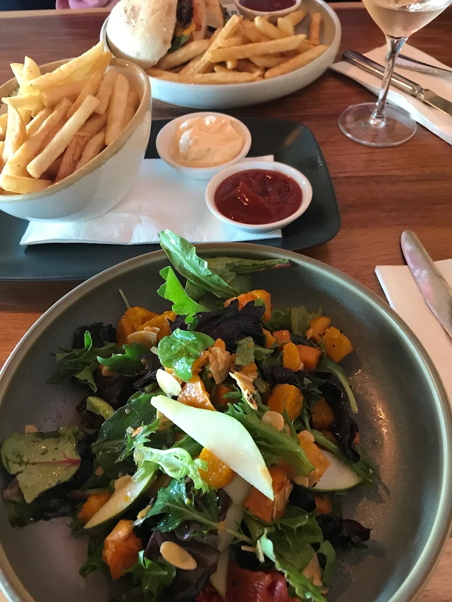 Food & drink, Springs Bar & Terrace at RACV Goldfields Resort