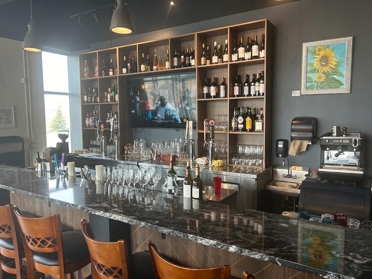 Vibe, NV Restaurant & Bar - 199 Street