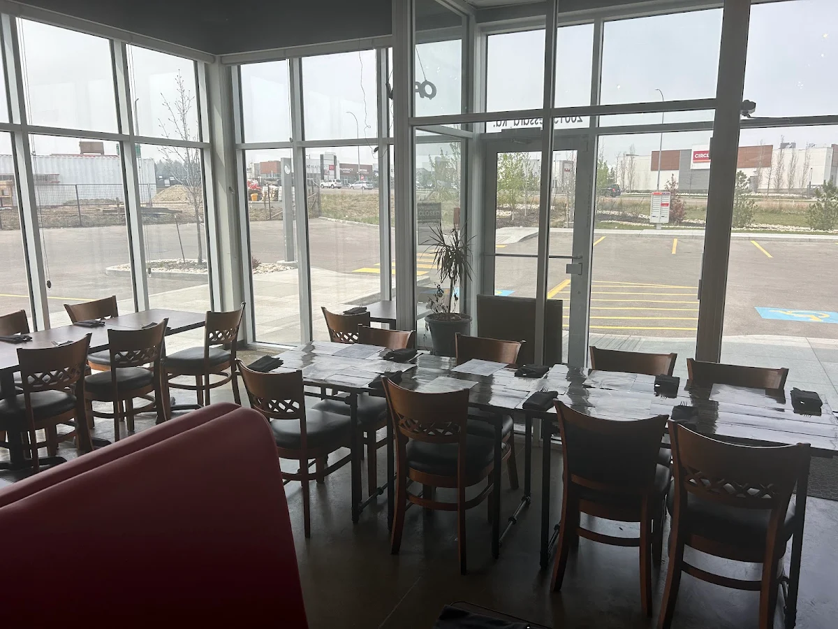 Vibe, NV Restaurant & Bar - 199 Street