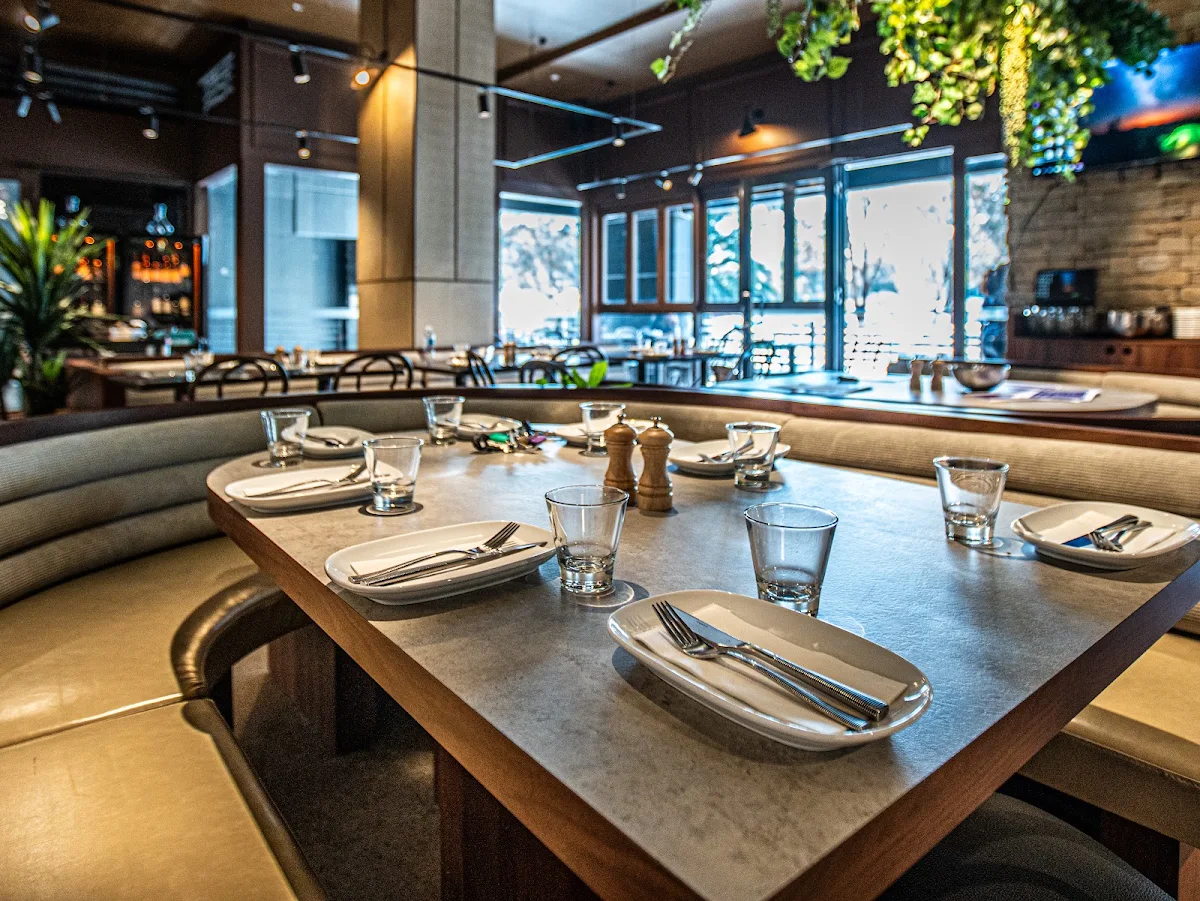 Vibe, Hurricanes Grill Bankstown