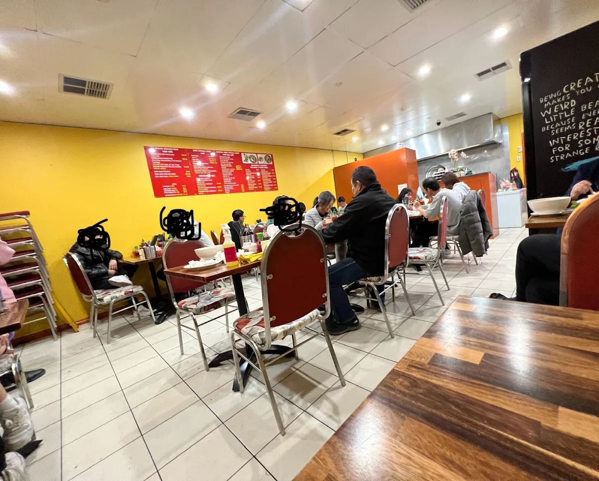 Vibe, Pho Hong Tam