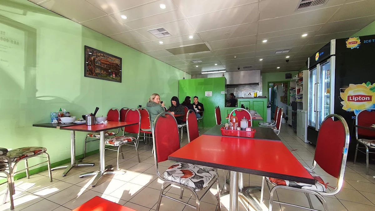 Vibe, Pho Hong Tam