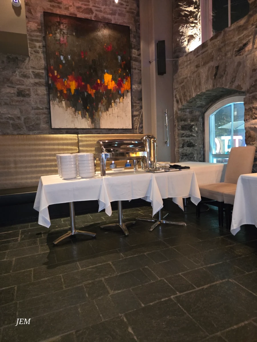 Vibe, Restaurant e18hteen