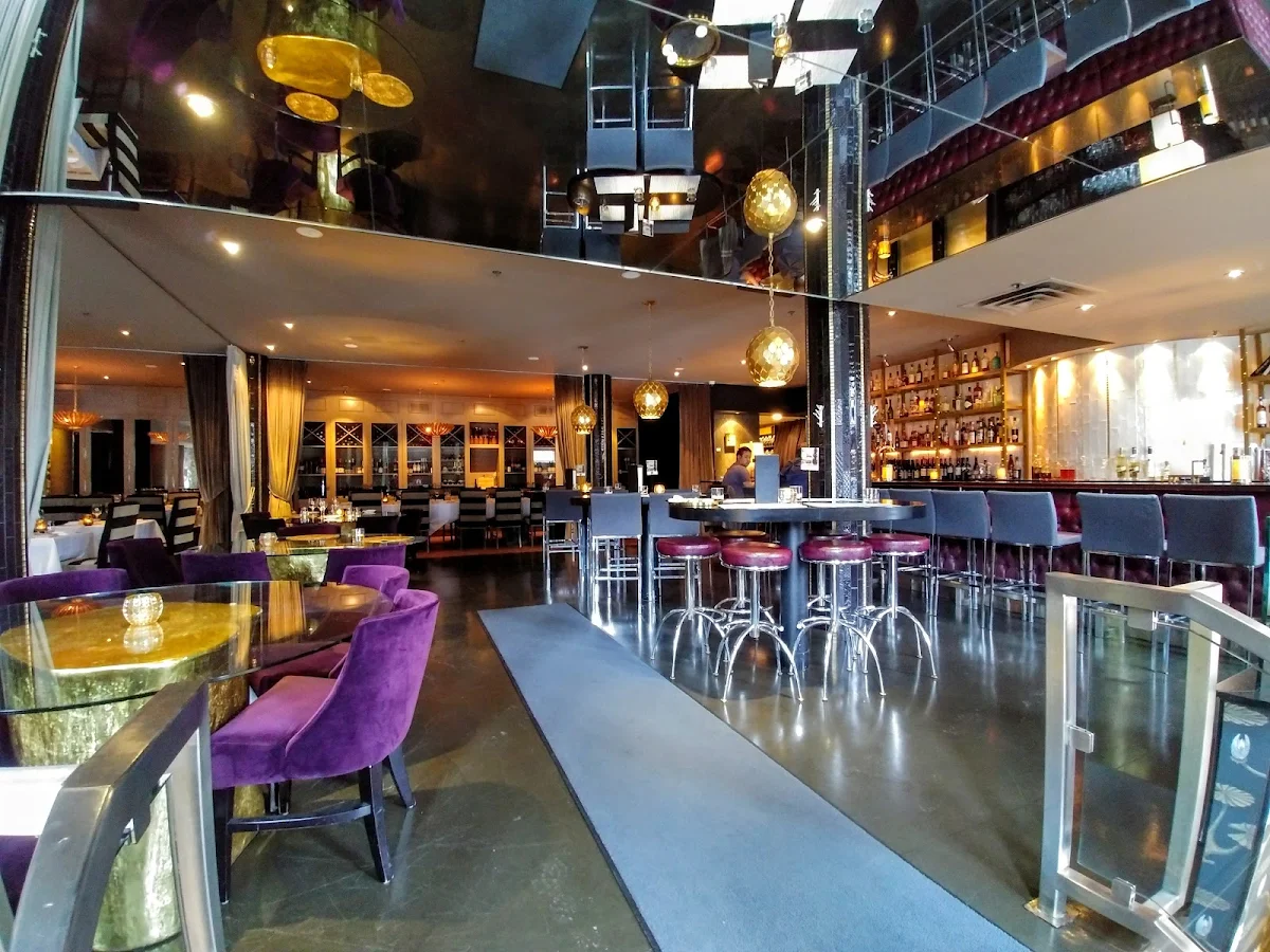 Vibe, Restaurant e18hteen