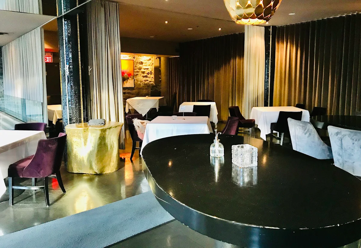Vibe, Restaurant e18hteen