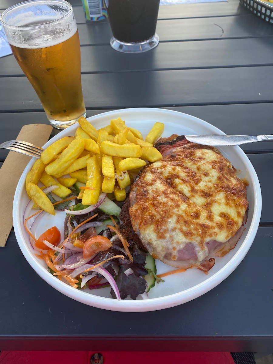 Food & drink, Bundalong Tavern